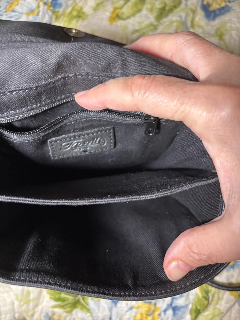 Fossil strap hands crossbody